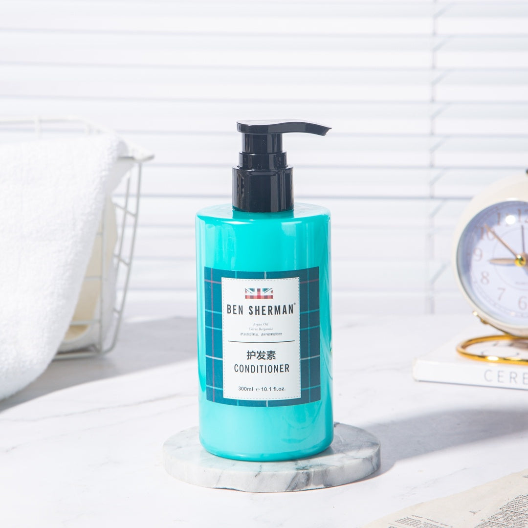 Holiday Inn Express Conditioner 300ML | BEN SHERMAN